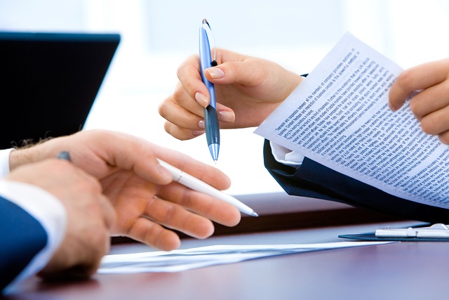 Hire an attorney or use a downloaded contract—solving the business contract dilemma